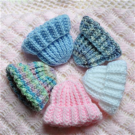 The most common free baby knitting patterns material is cotton. Ravelry: Perfect Knit Preemie Cap pattern by Jane Bonning