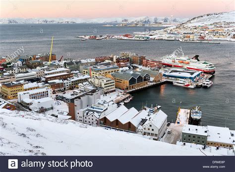Hammerfest can be visited the whole year. Hammerfest, Norwegen, die nördlichste Stadt der Welt, mit ...