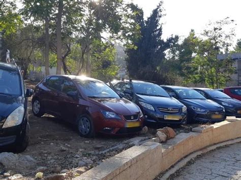 בשלב הזה לא ידוע על נפגעים במקום. לגזור ולשמור: אלה הם חניוני החניה בחינם בירושלים