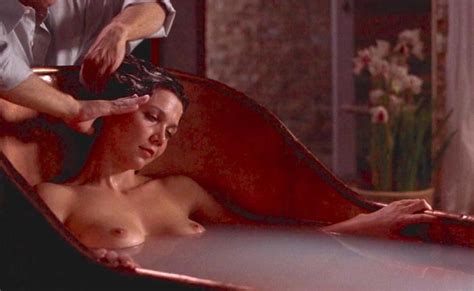 Anatomy Of A Nude Scene Maggie Gyllenhaal Holds Nothing Back In