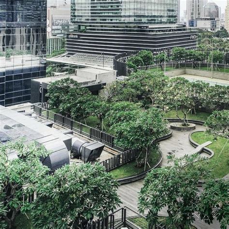 Gambar tentang ASHTA District 8, Tempat Nongkrong Berkonsep Ruang Terbuka