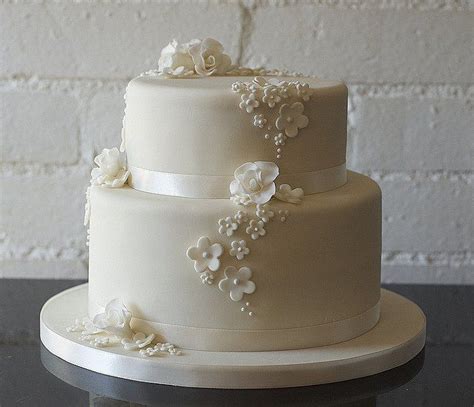 Two Tier Buttercream Wedding Cakes Two Tiers Wedding