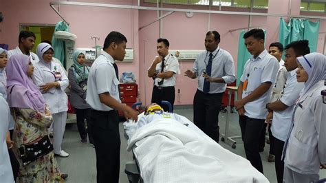 Sehubungan itu, kakitangan hospital tengku ampuan rahimah (htar) dipohon untuk menghubungi pihak pengurusan taska untuk pendaftaran serta bagi mendapatkan maklumat lanjut berkenaan pengurusan taska. Thinagaraj Sanniasi on Twitter: "Morning passover Hospital ...