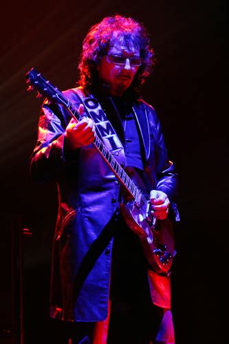 Biography | The Official Tony Iommi Website