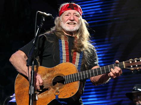 Un 40 ème Anniversaire Important Pour Le Chanteur Country Willie Nelson