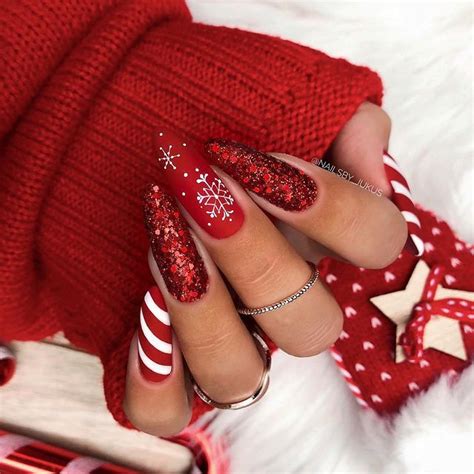 25 Cute And Festive Christmas Nail Ideas To Try This Year May The Ray