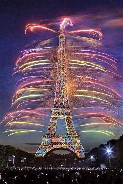 2016 New Years Light Show At The Eiffel Tower Beautiful Feu D