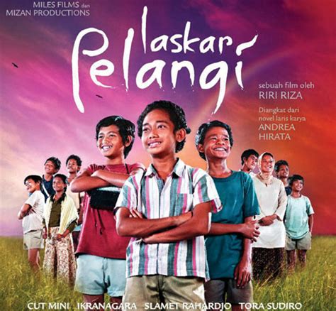Mimpi adalah kunci / untuk kita menaklukkan dunia / berlarilah tanpa lelah / sampai engkau meraihnya / laskar pelangi / takkan terikat waktu / bebaskan mimpimu di angkasa. Review Text + Jawaban Laskar Pelangi ~ EnglishAhkam