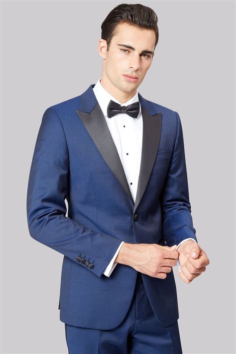 Cool Tuxedo Fashion Ideas To Enliven Your Party
