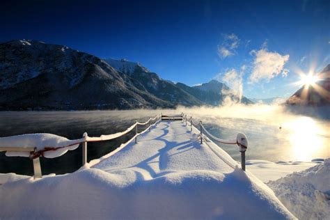 Der see liegt im naturpark karwendel. Winter hiking in the Karwendel mountains - Das Karwendel