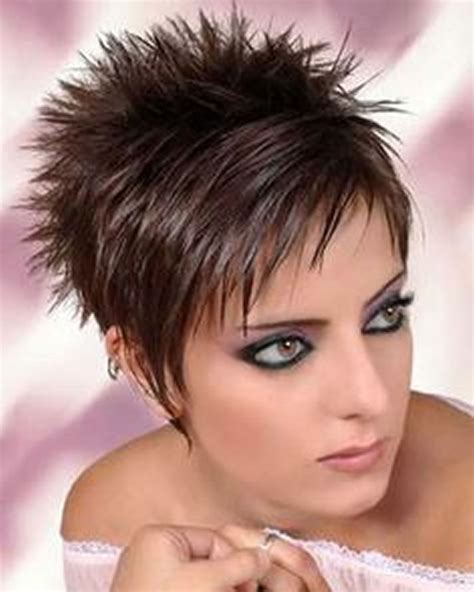 Short pixie haircuts for grey hair. Short Spiky Haircuts & Hairstyles for Women 2018 - Page 4 ...
