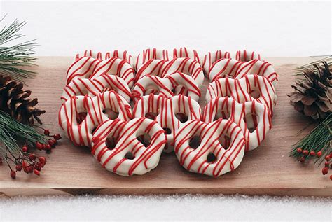 Chocolate Covered Pretzels Christmas Style The
