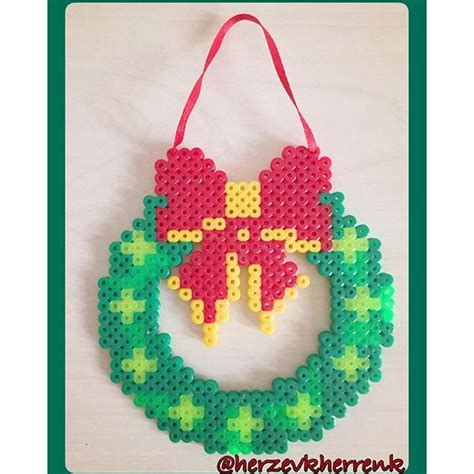 Christmas Wreath Hama Beads By Herzevkherrenk Kerstkaarten Maken