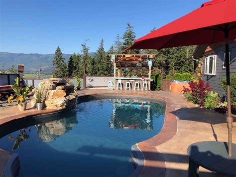 PARADISE in The SHUSWAP - Houses for Rent in Salmon Arm, British