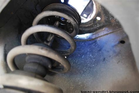 Perbezaan mounting absorber perodua myvi yang baharu dan lama * proses penukaran mounting absorber myvi adalah. Baiki Sendiri: Replacing Myvi Absorber Top Mounting