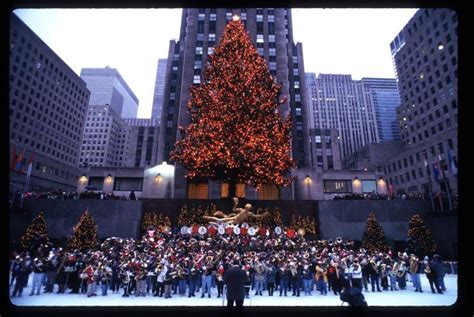 See The Evolution Of The Rockefeller Center Christmas Tree
