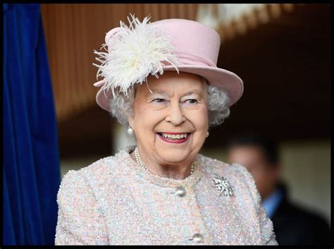 Britanska Kraljica Elizabeta Ii Na Prestolu že 70 Let Ženska Ki Jo