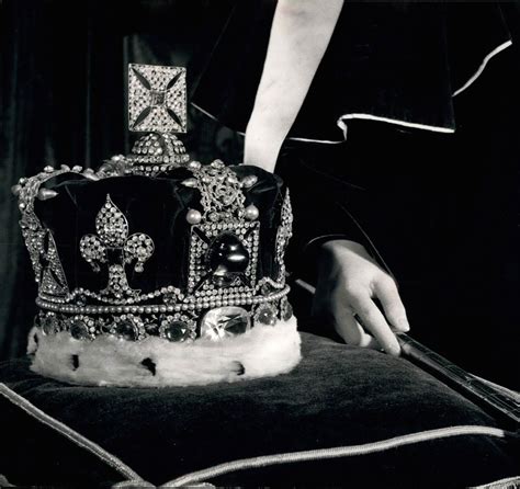 Queen Elizabeth Ii Coronation An Untold Story Garrard