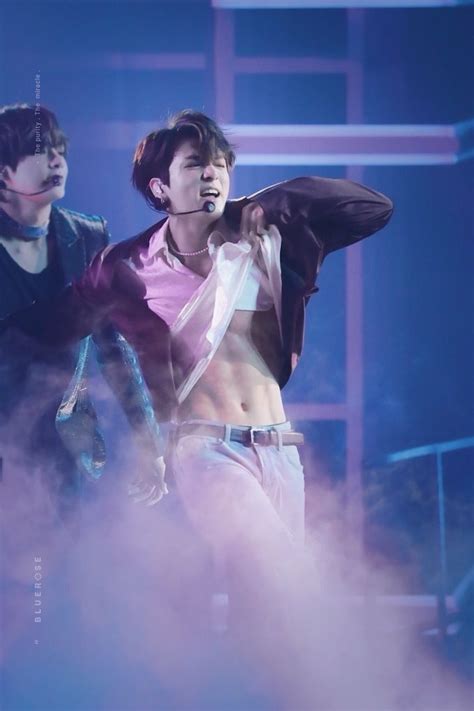 This Iconic Pic Has To Be Pinned If You Are Army Jungkook Abs