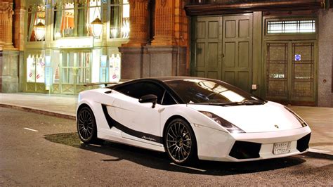 A Lamborghini Gallardo Superleggera Sleeps In London