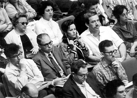 המייל האדום של רז זהבי. גלריית תמונות | www.yadvashem.org
