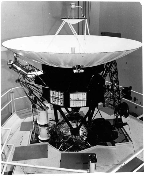 Voyager 1 Makes Discovery Near Edge Of Solar System Rocketstem