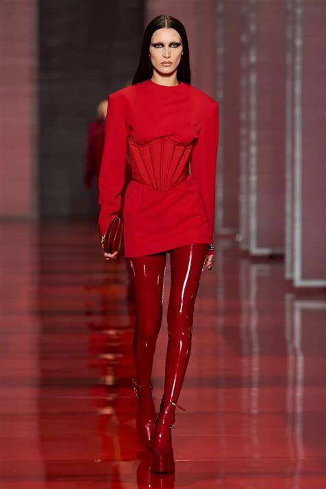 Runway Report The 10 Best Fall Winter 2022 Fashion Trends From The Runway Artofit