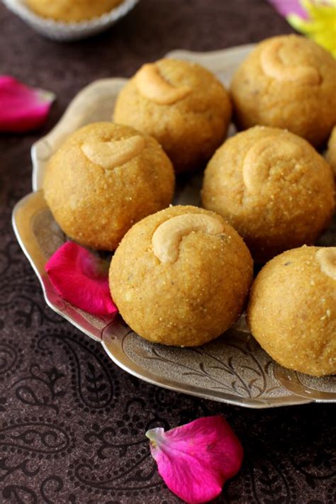 Besan Ke Laddu Recipe How To Make Besan Ke Ladoo Food Indian Food My