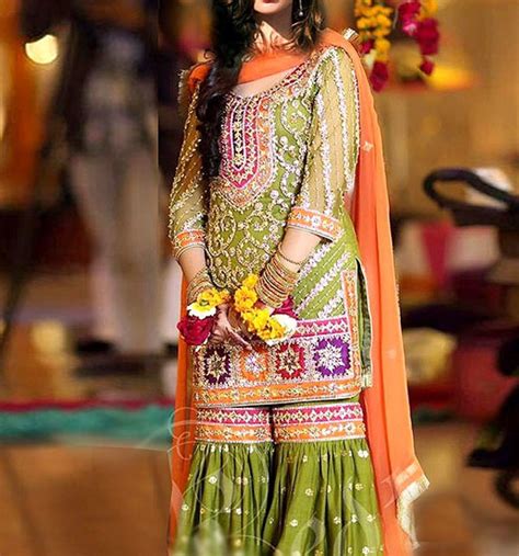 Details More Than 70 Bridal Mehndi Dresses Pakistani 2023 Vn