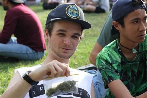 photos of people getting stoned at melbourne s 420 vice