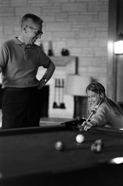 30 Fascinating Photographs Of Famous Dads With Their Daughters