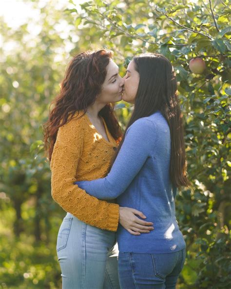 lesbian couple at the apple orchard cute lesbian couples lesbian couple fashion