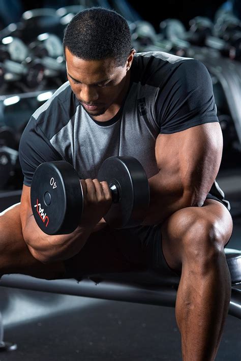The 4-Exercise Dumbbell Workout for Bigger, Stronger Biceps ...