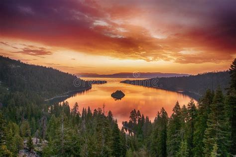 Sunrise At Lake Tahoe Stock Image Image Of Morning Lakes 32099081