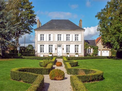 C'est au coeur d'un petit village, à 10 mn de brioude et 15 mn de l'a75, que se dresse ce prieuré fortifié. Chateau à vendre en Nord Pas de Calais - Pas de Calais ...