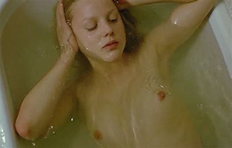 Abbie Cornish Nude Boobs And Erect Nipples In Somersault 12040 The