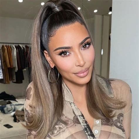 Kim Kardashian Applies To Become Kanye Wests Legal Single American Post