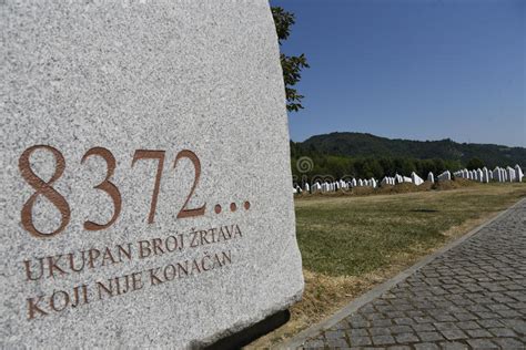 Introduzione a cura di edi rabini e chiara visca. Il Memoriale Ed Il Cimitero Di Srebrenica-Potocari Per Le ...
