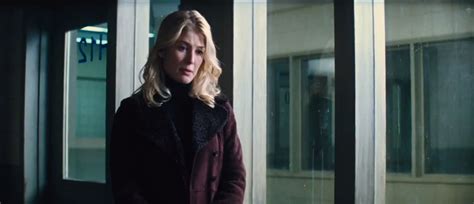 Does shelly work here? random vaguely evil n00b: Watch: Rosamund Pike's 'Jack Reacher' Interview and a new clip with her and Tom Cruise!