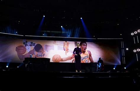 Nba All Star Game Crowd Pays Tribute To Kobe Bryant Kobe Kobe Kobe