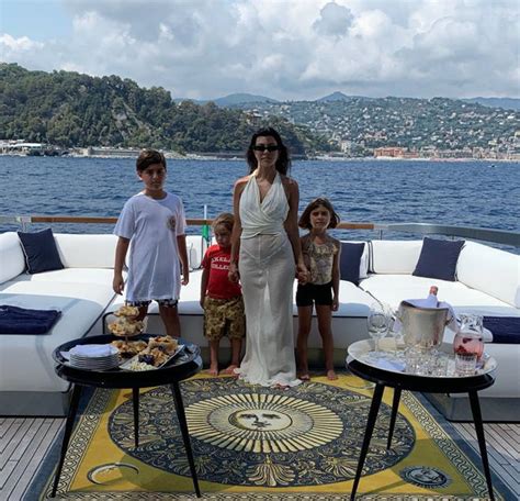 Kourtney kardashian biography, news, photos, footage, quotes | kourtney kardashian (18.04.1979) is a reality star best known for appearing on 'keeping up with the kardashians'. Kourtney Kardashian Age, Kids, Instagram, Net Worth ...