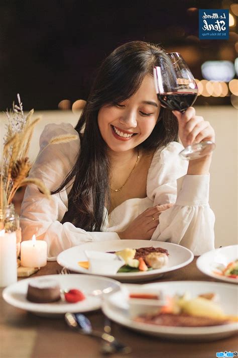 Thì hiện tại hoàn thành tiếp diễn là thì diễn tả sự việc bắt đầu trong quá khứ và tiếp tục ở hiện tại có thể tiếp tiếng anh sẽ không còn là một môn học, nó sẽ trở thành niềm đam mê, yêu thích tìm tòi đơn vị đào tạo tiếng anh trực tuyến số 1 đông nam á với 88% học viên tự tin giao tiếp sau khóa học. Diễn viên Vũ Thị Thanh Huyền