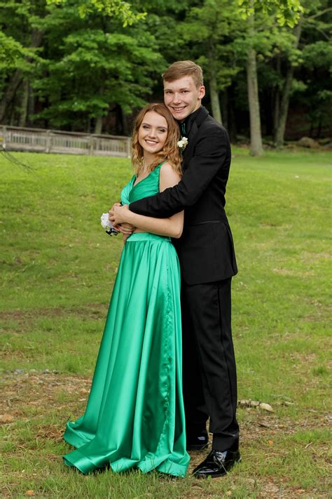 Pin By Amaze Photography On Prom With Images Prom Poses Prom