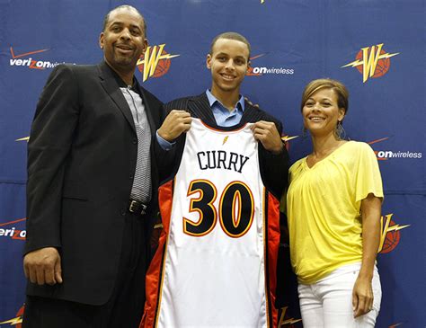 Steph Currys Mom Sonya Files For Divorce From Dell Curry