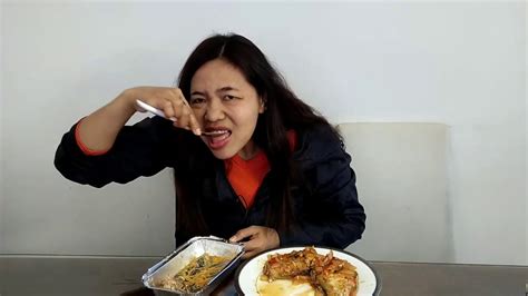 Udang yang gurih dipadu dengan bumbu balado yang pedas menjadikan masakan ini sangat nikmat ketika disantap. IKAN BALADO PEDAS ASAM MANIS - YouTube