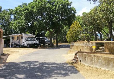 Camping Des Mûres In Grimaud Caravaning