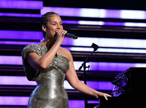 Alicia Keys References Trumps Impeachment Tells President To Get Out