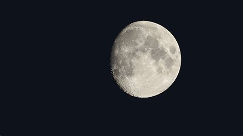 How To Photograph The Moon An Easy Way To Shoot Moon Pictures Full Of