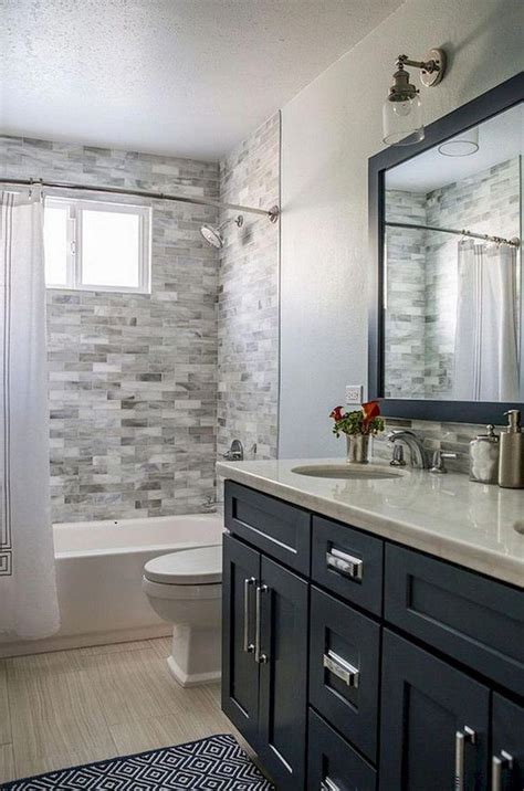 60 Elegant Small Master Bathroom Remodel Ideas 42
