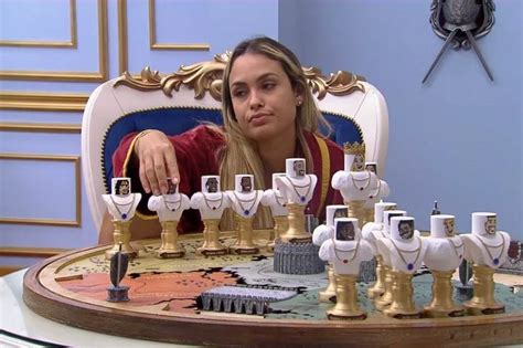 Gil chorou ao abandonar a prova e foi consolado por sarah. Sarah diz que deixou de seguir Jair Bolsonaro antes de ...